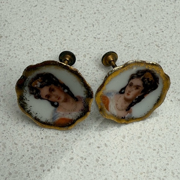 Vintage Limoges Porcelain Hand Painted Brooch and Screwback Earrings Set 1940s - Picture 8 of 14